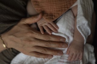 Le deuxième parent pourra plus facilement adopter son enfant (archives). KEYSTONE/AP/JAE C. HONG